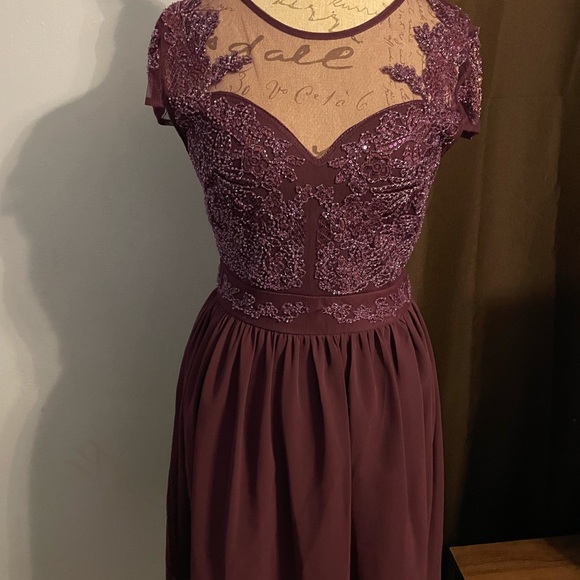 Francesca's Collections Dresses & Skirts - Elegant Purple Lace Dress